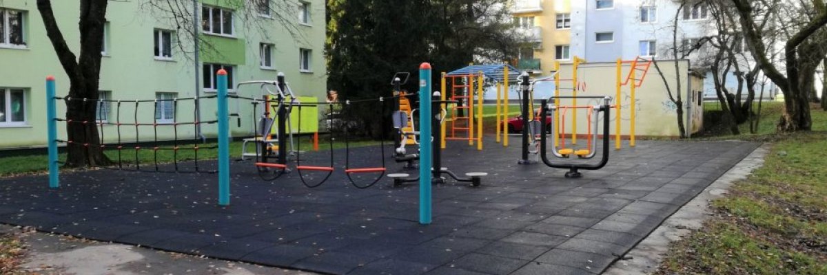 Nové fitness-workoutové ihrisko v Banskej Bystrici